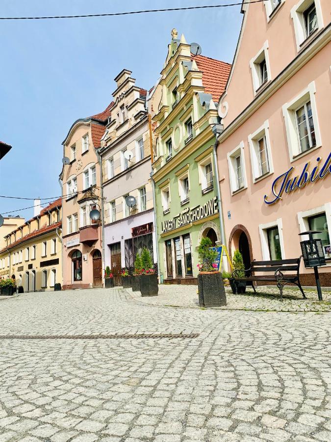 Apartament W Centrum Miasta Z Darmowym Parkingiem Dla Dwojga -Apartamenty Pod Zlotym Lwem Kłodzko Kültér fotó