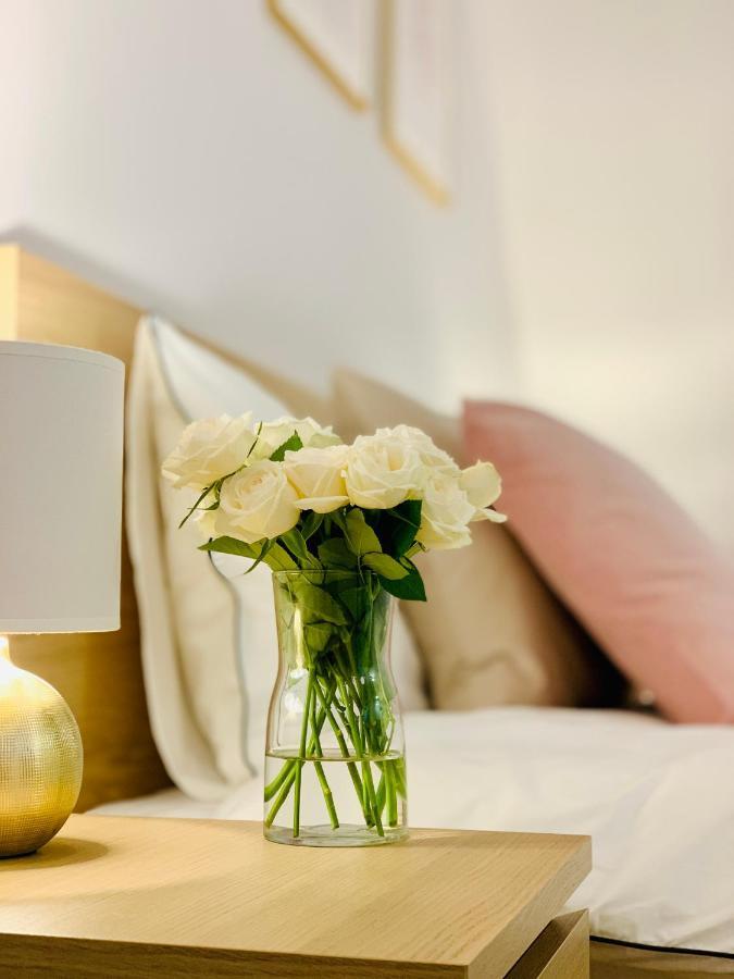 Apartament W Centrum Miasta Z Darmowym Parkingiem Dla Dwojga -Apartamenty Pod Zlotym Lwem Kłodzko Kültér fotó