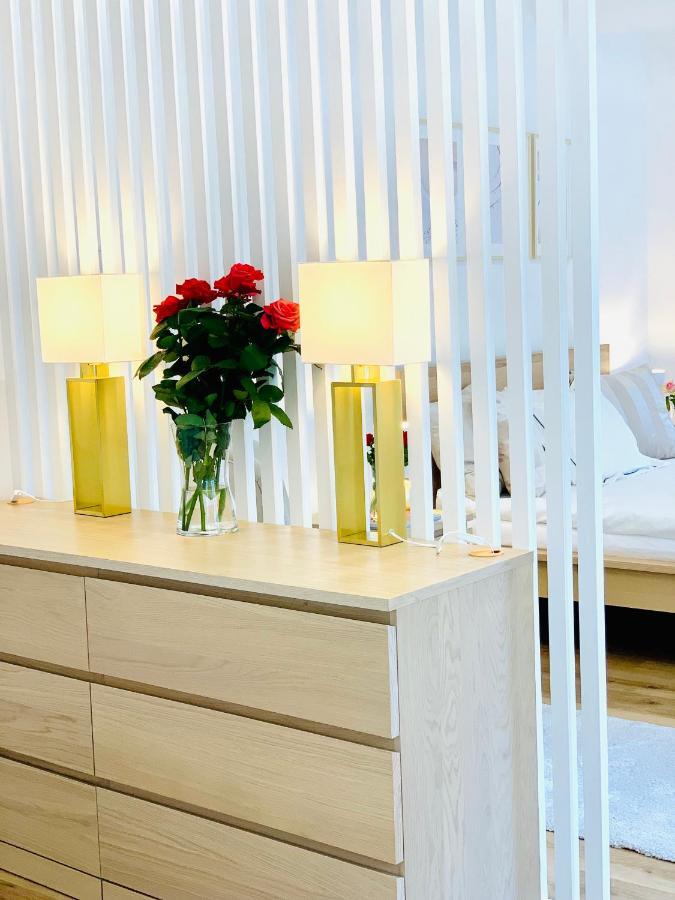 Apartament W Centrum Miasta Z Darmowym Parkingiem Dla Dwojga -Apartamenty Pod Zlotym Lwem Kłodzko Kültér fotó