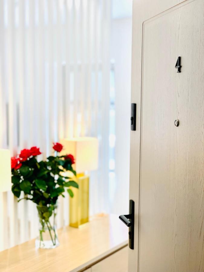 Apartament W Centrum Miasta Z Darmowym Parkingiem Dla Dwojga -Apartamenty Pod Zlotym Lwem Kłodzko Kültér fotó